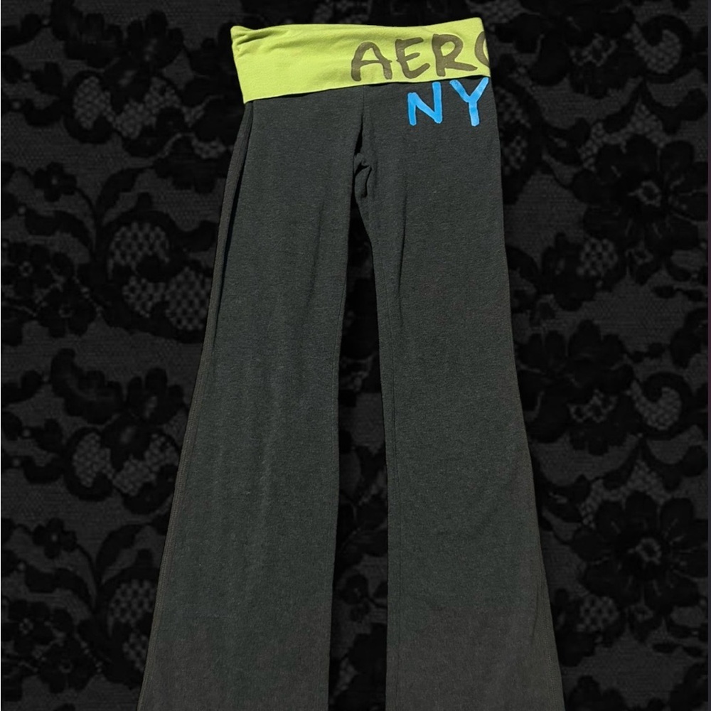 Adorable 2000s Aeropostale Grey foldover leggings <33